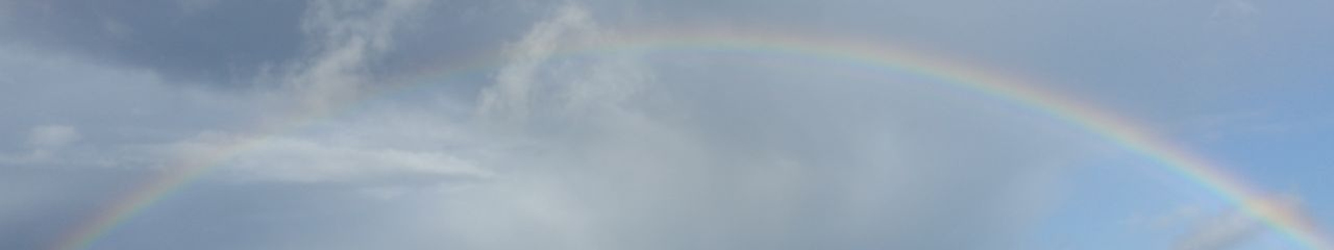 Regenbogen über den Wiesen an der B 213 