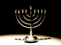 Neunarmiger Leuchter für das jüdische Chanukkafest 