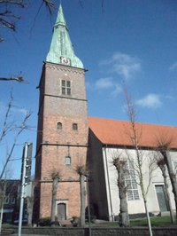 Turm der Stadtkirche Zur Heiligen Dreifaltigkeit in Delmenhorst