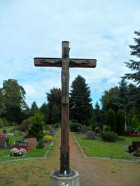 Kreuz mit Korpus auf dem katholischen Friedhof an der Schanzenstraße in Delmenhort