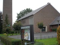 Heilig Geist Kirche Delmenhorst Deichhorst mit dem Schaukasten und dem Schriftzug Ev.-Luth. Kirchengemeinde Heilig Geist 