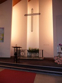 Kreuz in der Erlöserkirche der Baptisten in Delmenhorst 