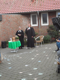 Pfarrerin Barbara Bockentin und Pfarrerin Nele Schomakers bei der Verabschiedung aus der St. Stephanus Gemeinde am 30. Januar 2022